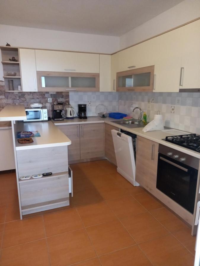 Apartments Kurilj Макарська Екстер'єр фото